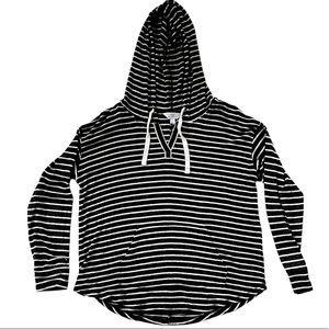 Women’s Fall Hooded Sweatshirt Size Large Market & Spruce with front pocket